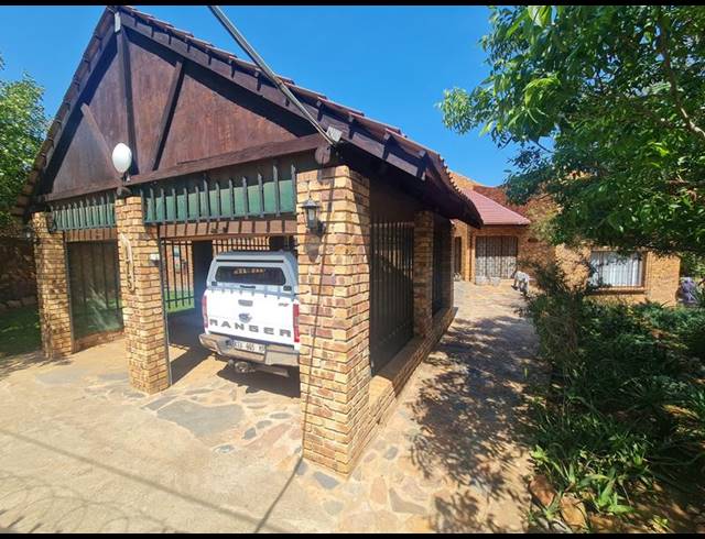 4 BEDROOM HOUSE FOR SALE IN OHRIGSTAD